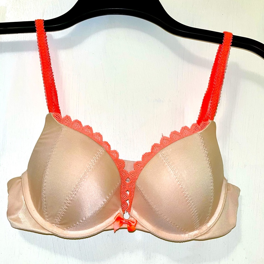 Victoria’s Secret Very Sexy Push Up Lace Trim Bra Padded Pink Coral Sz 34B